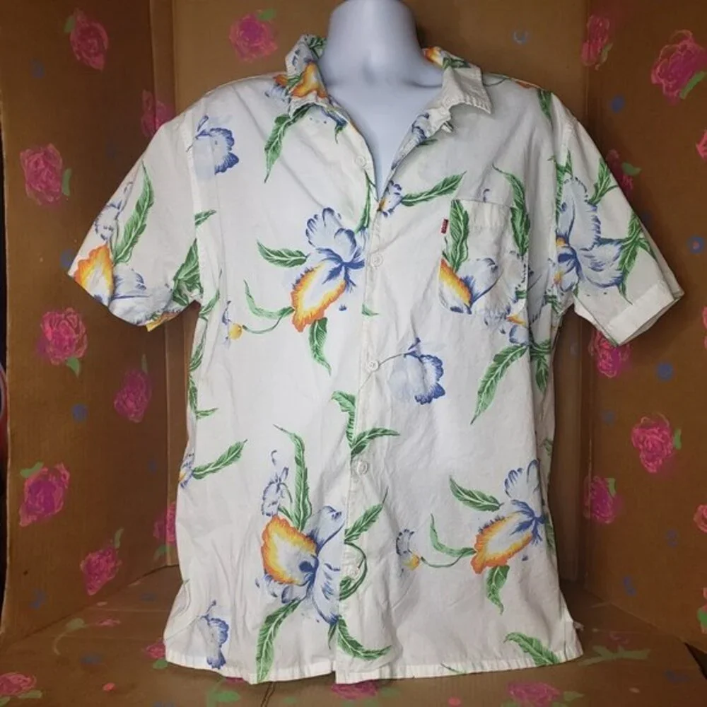 LEVI'S WHITE HAWAIIAN SHORT SLEEVE SHIRT SIZE XXL